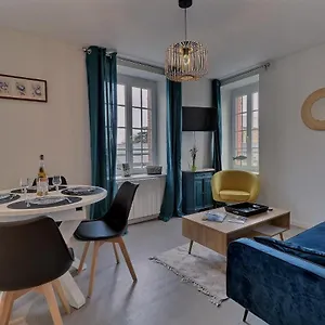 Les Mots Bleus Apartment
