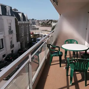 Appartement Proche, Dinard